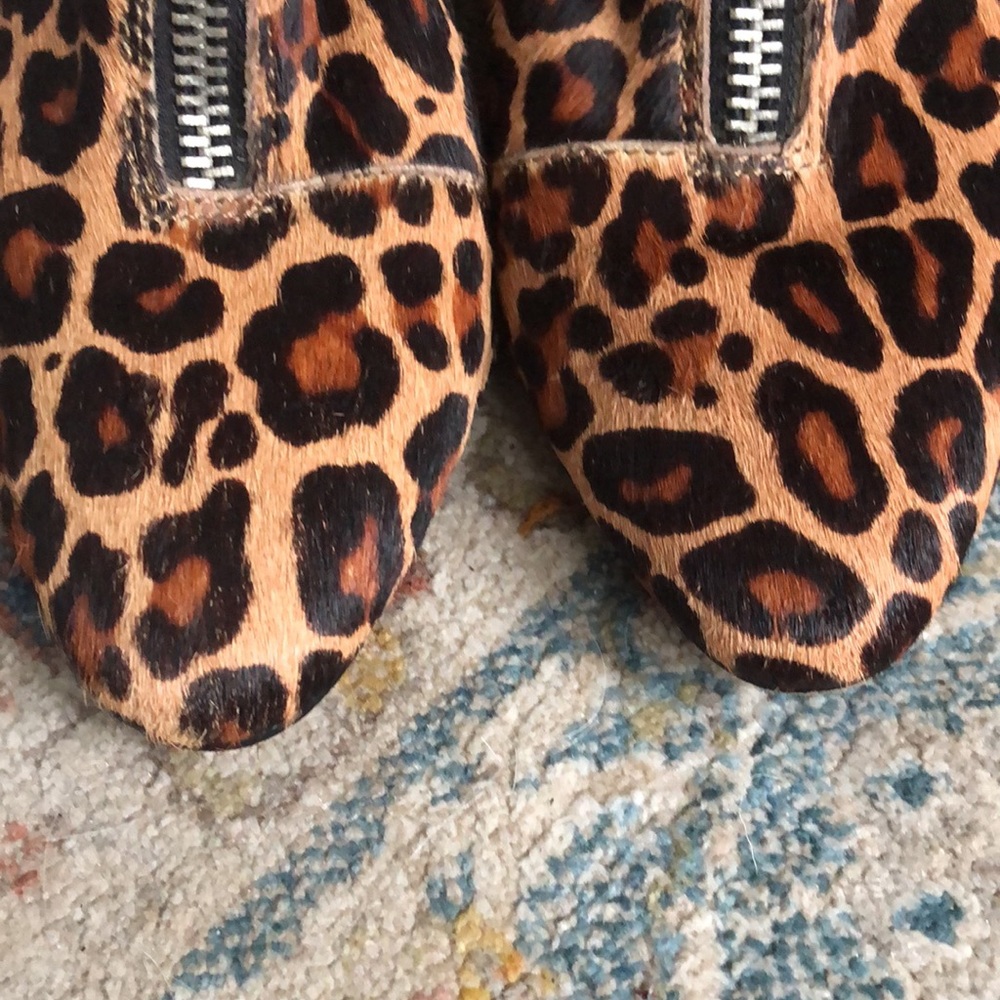 Dolce Vita Leopard Print Calf Hair Zip Front Block Heel Booties Size 8.5 - Picture 4 of 6